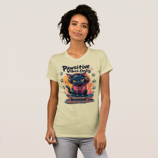 Pawsitive Vibes Only Certified Cat Whisperer T-shirt (Voorkant volledig)