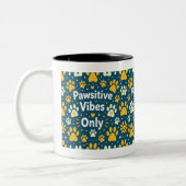 Pawsitive Vibes Only Dog Paw Print Coffee Mug  Tweekleurige Koffiemok (Links)