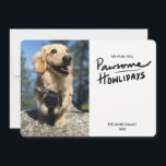 Pawsome Howlidays | Dog Photo Holiday Kaart<br><div class="desc">Hondenliefhebbers! Verstuur deze grappige, met de hand geschreven "Pawsome Howlidays"-hond met de foto-vakantiekaart naar familie en vrienden om de feestelijke eer te verspreiden.U kunt de kaart personaliseren door de foto, namen, het jaar en de groeten eenvoudig te wijzigen. Als u dit wenst, kunt u de achtergrondkleur ook veranderen door de...</div>