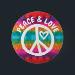 Peace and Love Tie Dye Stripes Ronde Button 5,7 Cm<br><div class="desc">Show wat rust en liefde met deze knop met een wit vredesteken en hartvorm met de tekst "Peace & Love". De achtergrond is kleurrijke stropdasverf stijl strepen in een regenboog van kleuren met inbegrip van rood,  roze,  groen,  blauw,  paarse,  sinaasappel en geel.</div>