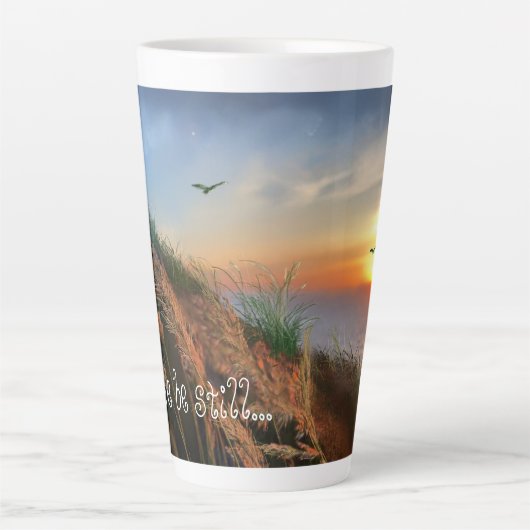 Peace be still text inspirerend zeegezicht zonsond latte mok (Voorkant)