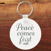 "Peace Comes First" Elegant Script Sleutelhanger (Achterkant)