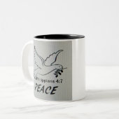Peace Dove Mug with Scripture Tweekleurige Koffiemok (Voorkant links)