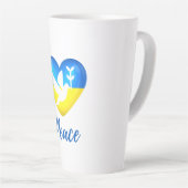 Peace Dove Ukraine Flag Heart Latte Mok (Rechterhoek)