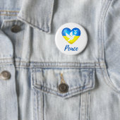 Peace Dove Ukraine Flag Heart Ronde Button 5,7 Cm (In situ)