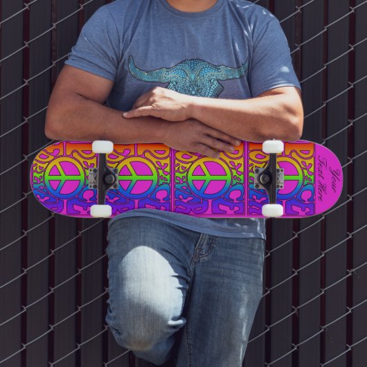Peace Forever  Retro Rainbow Herhaal op roze Persoonlijk Skateboard (Buiten 3)