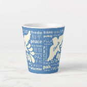 PEACE in talen, aangepaste naam en kleur Latte Mok (Voorkant)