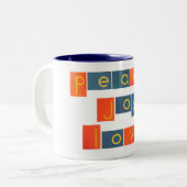 PEACE JOY LOVE Sandpaper Letters Tweekleurige Koffiemok (Voorkant links)