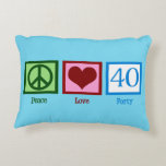 Peace Love 40th Birthday Cute Party Accent Kussen<br><div class="desc">Vredesliefdesveertig. Een  vredesteken,  hart,  en nummer 40 in mooi blauw voor een veertigjarig feestje.</div>