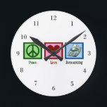 Peace Love Accounting Ronde Klok<br><div class="desc">Een schattige klok voor de kantoor van een accountant. Een cadeau voor je CPA.</div>