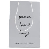Peace Love and Hugs | Kerst met grijze peulvruchte Medium Cadeauzakje (Achterkant)