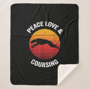 Peace Love _ Courting Greyhound Hunting Sherpa Deken