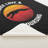 Peace Love _ Courting  Greyhound Hunting Sherpa Deken (3/4)