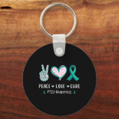 Peace Love Cure PTSS Stress Disorder Awareness Man Sleutelhanger (Voorkant)