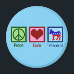 Peace Love Democraat Donkey Schattige Blue Magneet<br><div class="desc">Deze schattige democratische partij magneet beschikt over een cool liberaal ontwerp van een vredesteken,  hart,  en rode,  witte en blauwe ezel. Vrede houdt van democratie.</div>