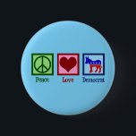 Peace Love Democraat Ronde Button 5,7 Cm<br><div class="desc">Kute Peace Love Democraat Button met een Democratische Partij Donkey in rood,  wit en blauw. Een cool democratisch geschenk voor een politieke activist die in de politiek werkt en kandidaten helpt winnen door te helpen bij de verkiezingen en campagne.</div>