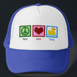 Peace Love Ducks Trucker Pet<br><div class="desc">Perfect geschenk voor iemand die van eenden houdt of baby vriendelijke cadeaus. Een groen vredesteken, een roodhart en een schattige gele rubbereend.</div>