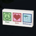 Peace Love Endoscopy Houten Kist Print<br><div class="desc">Peace Love Endoscopy. Een schattig geschenk met een vredesteken,  hart en endoscoop die gebruikt worden in medische procedures om een patiënt te bereiken.</div>