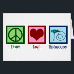 Peace Love Endoscopy-kaart<br><div class="desc">Peace Love Endoscopy. Een schattige kaart met een vredesteken,  hart en endoscoop die gebruikt worden in medische procedures om een patiënt onder de knie te krijgen.</div>