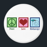 Peace Love Endoscopy Magneet<br><div class="desc">Peace Love Endoscopy. Een schattig geschenk met een vredesteken,  hart en endoscoop die gebruikt worden in medische procedures om een patiënt te bereiken.</div>