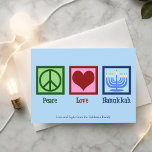 Peace Love Hanukkah Cute Custom Blue Feestdagenkaart<br><div class="desc">Peace Love Chanoeka kaart voor een Joodse persoon die graag Chanoeka viert. Een  vredesteken,  hart,  en een prachtige menora op een schattige blauwe vakantiekaart.</div>
