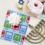 Peace Love Hanukkah Pattern Light Blue Chanukah Inpakpapier Vel<br><div class="desc">Peace Love Hanukkah verpakt papier in lichtblauw voor een Joodse persoon die graag Chanoeka viert. Een  vredesteken,  hart en een mooie menorah in een schattig patroon voor de vakantie.</div>