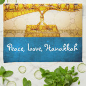 Peace Love Hanukkah Script Yellow Gold Menorah Theedoek (Gevouwen)