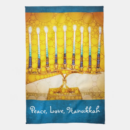 Peace Love Hanukkah Script Yellow Gold Menorah Theedoek (Verticaal)