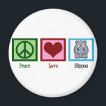 Peace Love Hippos Magneet<br><div class="desc">Cute hippo cadeau met een  groen vredesteken,  hart en een schattige cartoon hippopotamus.</div>