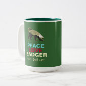 Peace Love (Honey) Badger Coffee Mok (Green) (Voorkant links)