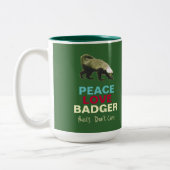 Peace Love (Honey) Badger Coffee Mok (Green) (Links)