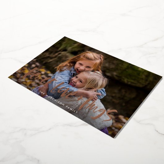 Peace Love Hugs Lettering Photo Folie Holiday Card Folie Feestdagenkaart (Gedraaid)