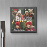 Peace Love Joy Holiday Chalkboard Photo Collage Magneet<br><div class="desc">Gebruik 4 vierkante afbeeldingen of instagram om een uniek en trendy Merry-kerstmemento te maken. Als u om het even wat rond moet bewegen,  klik op de aanpassingsknoop om veranderingen aan te brengen.</div>