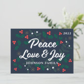 Peace Love & Joy Modern Holly Berries Foliage Feestdagenkaart (Staand voorkant)