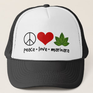 Peace Love Marinara Basil laat cluster over Trucker Pet