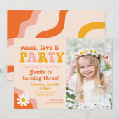 Peace, Love & Party Retro PhotoBirthday Uitnodigin Kaart (Voorkant / Achterkant)