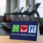 Peace Love Physical Therapy PT Kaart<br><div class="desc">Deze schattige fysieke therapiekaart heeft een vredesteken,  hart en de letters PT voor fysieke therapie. Fantastische feestdagen of kerstkaarten voor een kantoor of bedrijf voor fysieke therapie.</div>