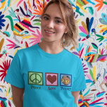 Peace Love Pottery T-shirt<br><div class="desc">Een pottencadeau voor een kunstenaar die klei en een oven gebruikt om keramische kunsten en potten te maken. Een schattig groen vredesbord, rood hart en een mooi pottenbakje afbeelding van Graphics Factory. Een mooi pottenbassin cadeau.</div>