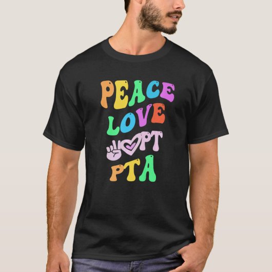 PEACE LOVE PTA Retro Parent Teacher Association GR T-shirt (Voorkant)