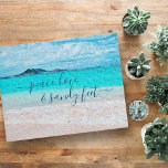 Peace Love Sandy Feet Tropical Hawaii Beach foto Legpuzzel<br><div class="desc">"Vrede, liefde en zandige voeten." Herinneren aan de verse zoutgeur van de oceaanlucht. Ontspan, adem en verken de eenzaamheid van een leeg Hawaiiaans tropisch strand compleet met blauwe lucht, turquoise water en zacht wit zand wanneer je deze verbluffend chic, levendig gekleurde foto-puzzel gebruikt. Het is een geweldig cadeau! Komt in...</div>