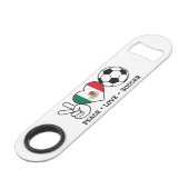 Peace Love Soccer Bar Key Speed Flessenopener (Voorkant Gekanteld)