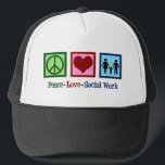 Peace Love Social Work Trucker Pet<br><div class="desc">Peace Love Social Work. Een schattig cadeautje voor een maatschappelijk werker met een gezin dat naast een vredes- en hartbord handen houdt. Cadeau voor sociale diensten voor een manager van sociale diensten.</div>