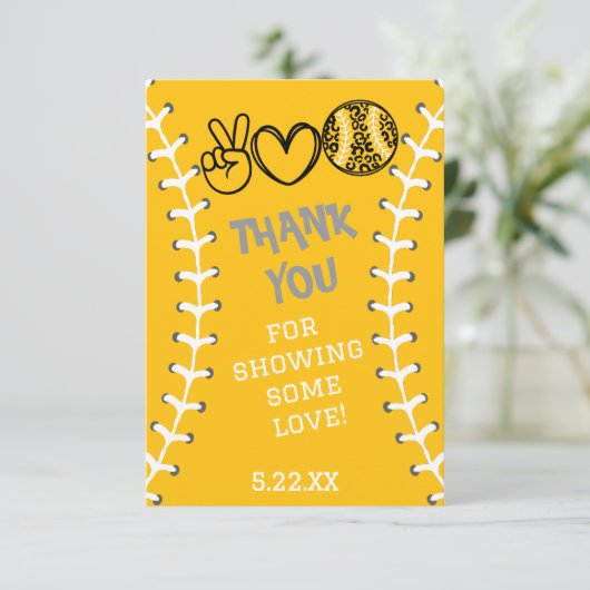 Peace Love Softbal Verjaardag Bedankkaart (Staand voorkant)