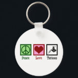 Peace Love Tattoos Cute Tattoo Artist Pistool Sleutelhanger<br><div class="desc">Peace Love Tattoos. Een gave tattoo artiest met een vredesteken,  een hart en een tattoo pistool voor een tatoeëer. Cute tattooer cadeau.</div>