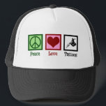 Peace Love Tattoos Cute Tattoo Artist Pistool Trucker Pet<br><div class="desc">Peace Love Tattoos. Een gave tattoo artiest met een vredesteken,  een hart en een tattoo pistool voor een tatoeëer. Cute tattooer cadeau.</div>