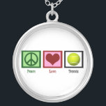 Peace Love Tennis Zilver Vergulden Ketting<br><div class="desc">Een vredesbord,  hart en een tennisballdesign maken een geweldig cadeau voor een tennisspeler.</div>