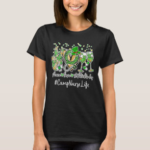 Peace Love verpleegster St Patrick Day 2022 Camp N T-shirt