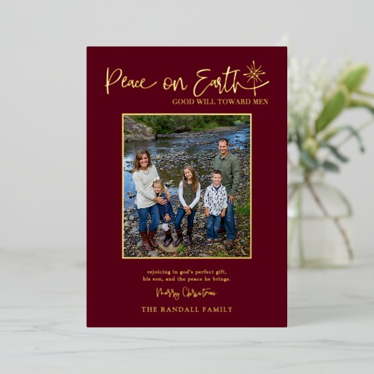 Peace on Earth Burgundy Photo Christmas Elegant Folie Feestdagenkaart (Staand Voorkant)