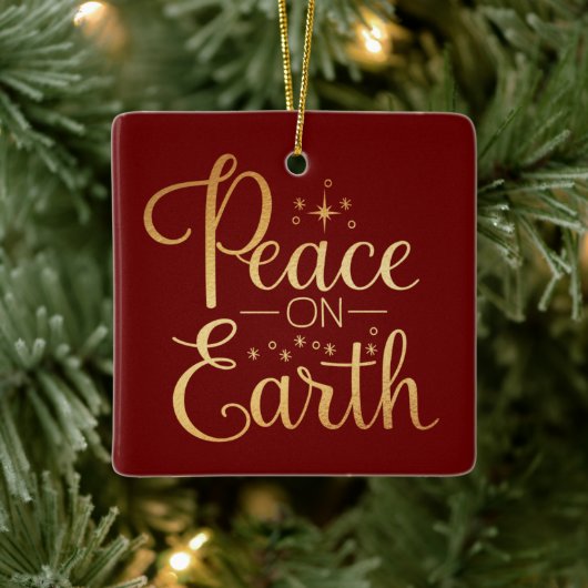 Peace on Earth Gold Script Red Holiday Keramisch Ornament (Boom)