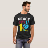 Peace Out 1st Grade Last Day of School Teacher Gir T-shirt (Voorkant volledig)